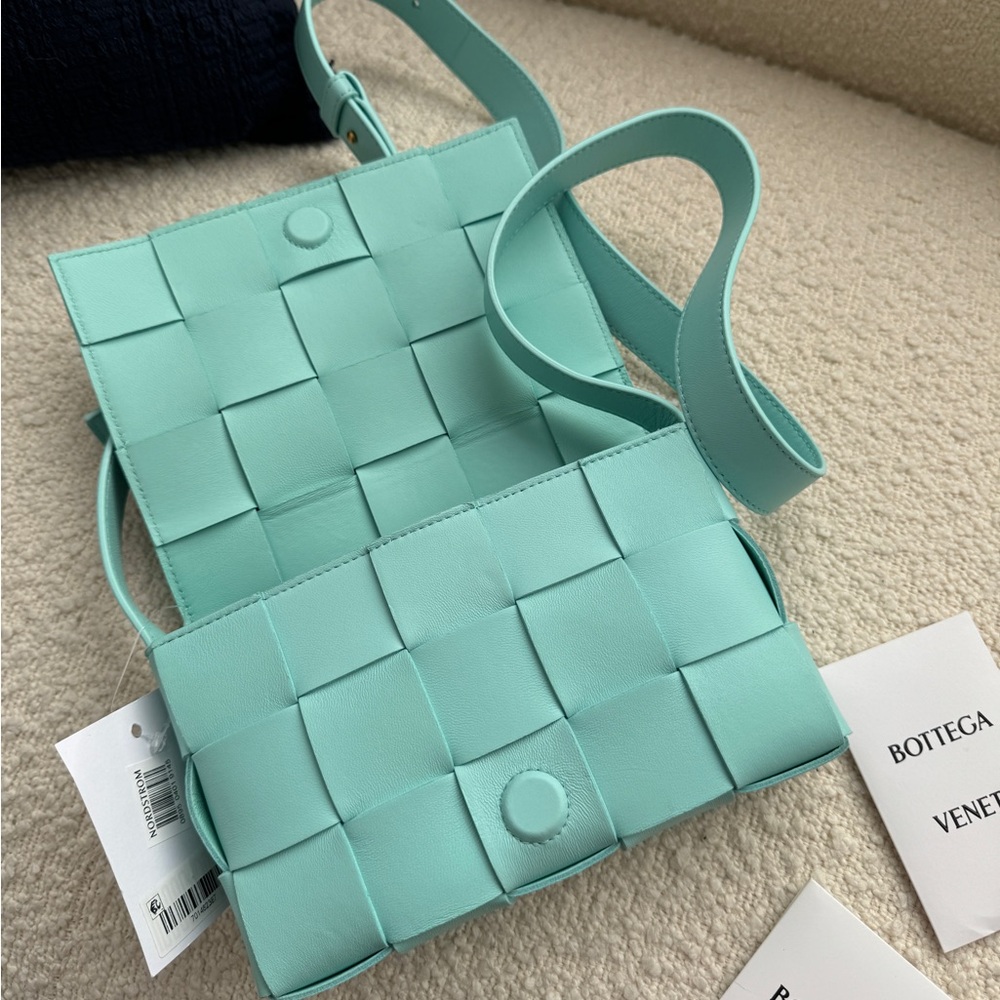 NWT Bottega Veneta - Small Intrecciato Leather Cassette Crossbody Bag - Picture 7 of 16